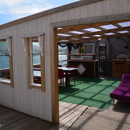 Lydersen Rorbuer Budget & Private