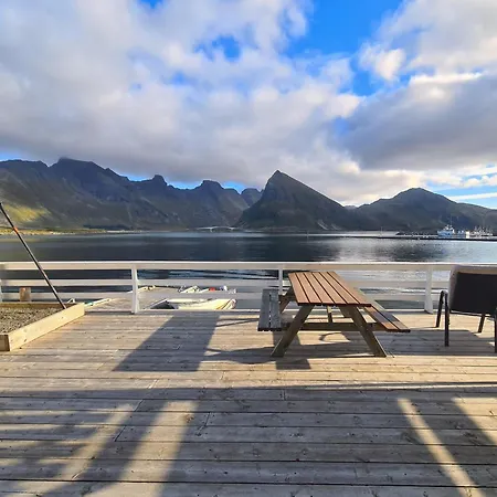 Penzion Lydersen Rorbuer Budget & Private Fredvang