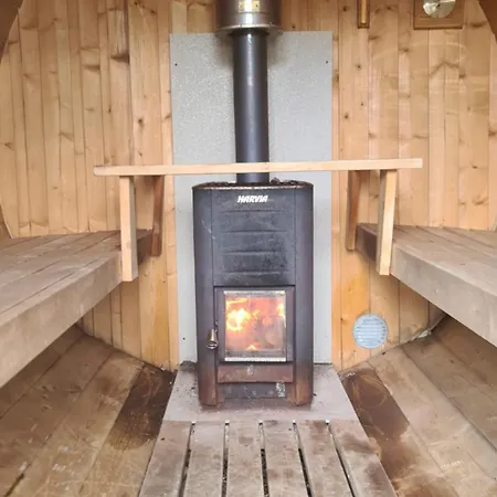 Lydersen Rorbuer Budget & Private Fredvang