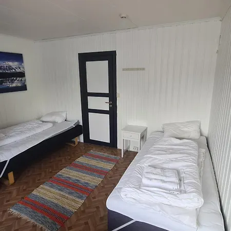 Lydersen Rorbuer Budget & Private 2* Fredvang