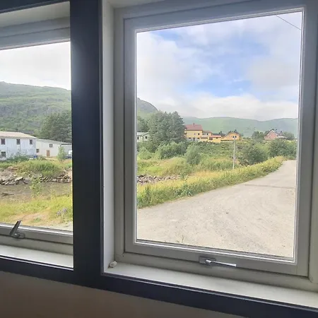 Lydersen Rorbuer Budget & Private 2* Fredvang