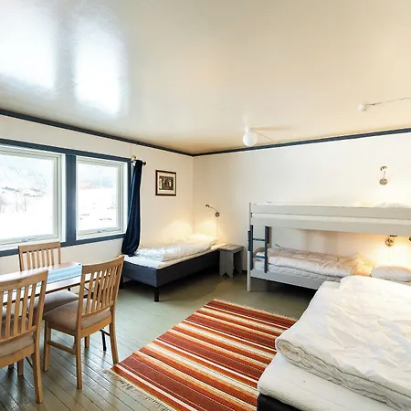 Lydersen Rorbuer Budget & Private 2* Fredvang