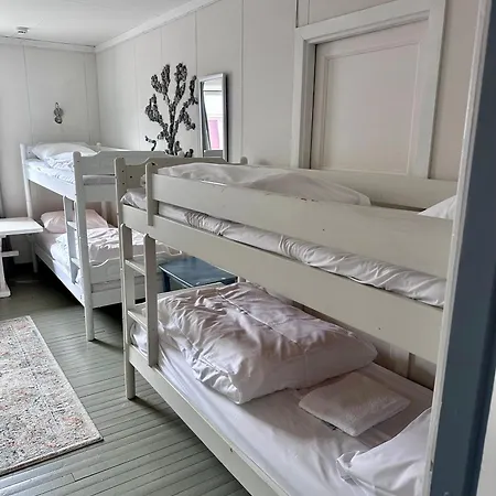 Lydersen Rorbuer Budget & Private 2* Fredvang