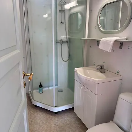Lydersen Rorbuer Budget & Private 2*