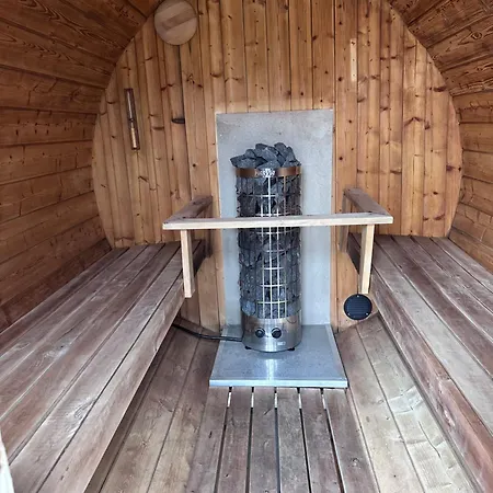 Lydersen Rorbuer Budget & Private 2* Fredvang