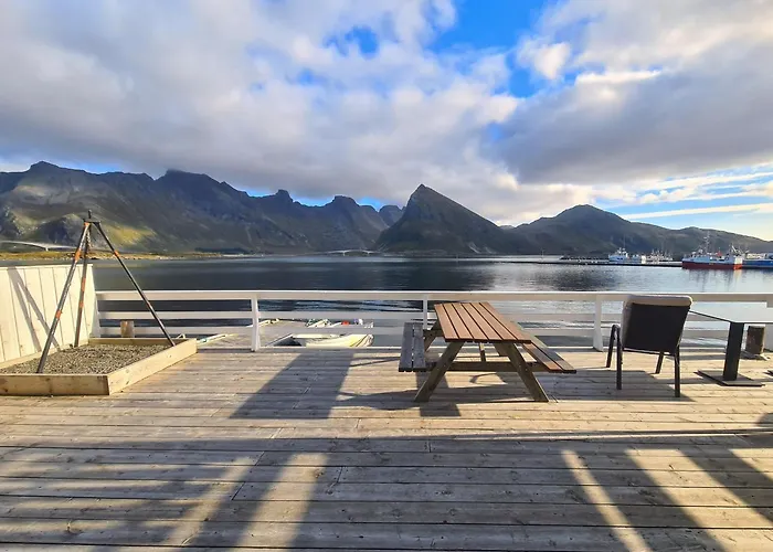 Inn Lydersen Rorbuer Budget & Private Fredvang