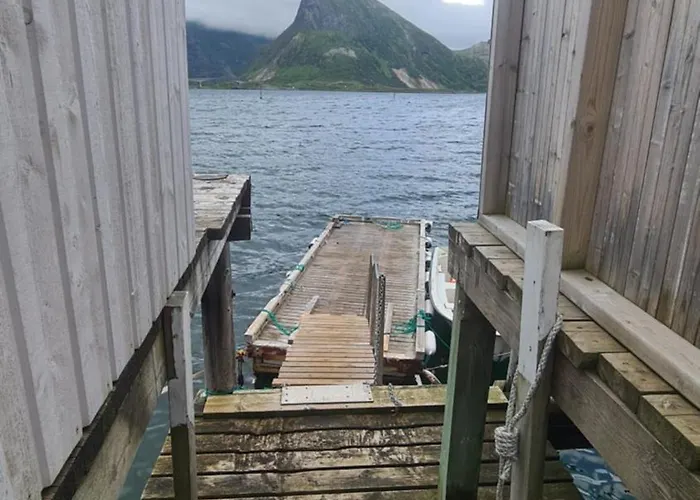 Lydersen Rorbuer Budget & Private Inn Fredvang