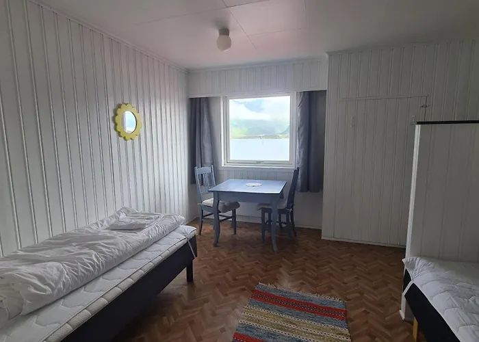Lydersen Rorbuer Budget & Private Inn Fredvang