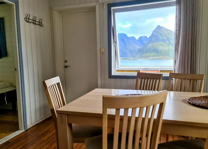 Lydersen Rorbuer Budget & Private