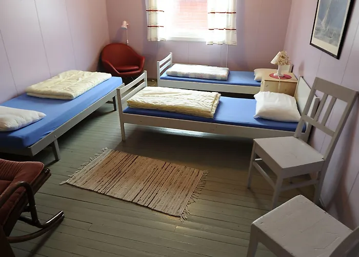 Inn Lydersen Rorbuer Budget & Private 2*