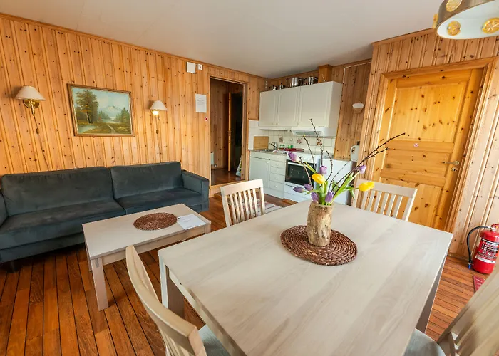 Inn Lydersen Rorbuer Budget & Private 2*