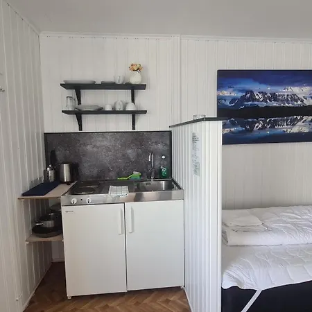 Inn Lydersen Rorbuer & 2*