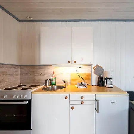 Lydersen Rorbuer & Inn 2*