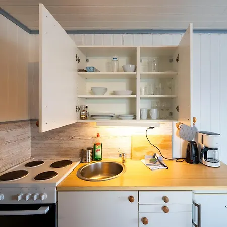 Inn Lydersen Rorbuer & 2*