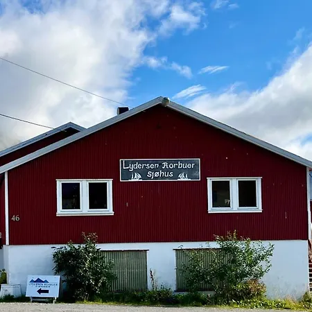 Lydersen Rorbuer & Inn Fredvang