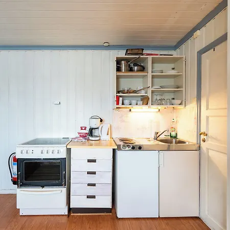Lydersen Rorbuer Budget & Private Inn Fredvang